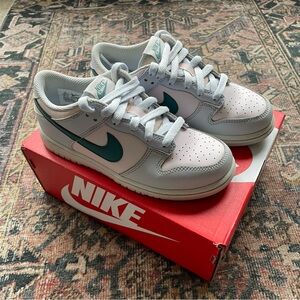 Nike Dunk Low Football Grey Mineral Teal PS FD1228-002 Size 2 Youth Sneakers